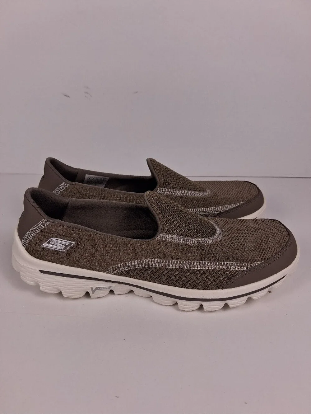 Skechers GOwalk 2 Shoes Womens 8 Taupe Slip-On Walking Lightweight Comfort